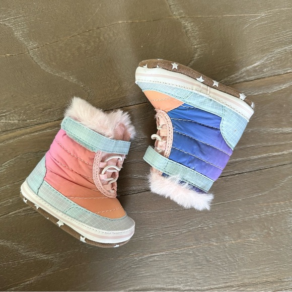 Robeez First Kicks Faux Fur Boots - Picture 1 of 7